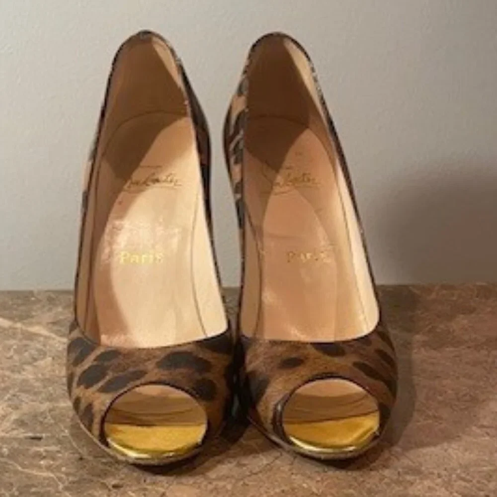 Christian Louboutin VINTAGE Yotruche Leopard Patent Leather Heels – Sz 8